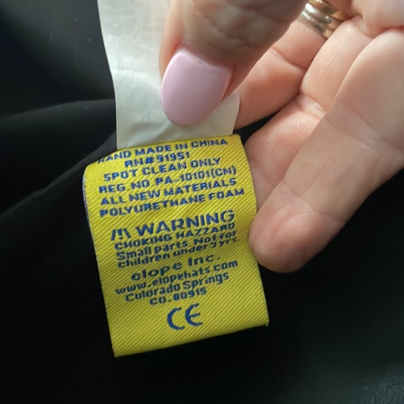 Plush TIKI backpack like new condition! - Picture 10 of 11